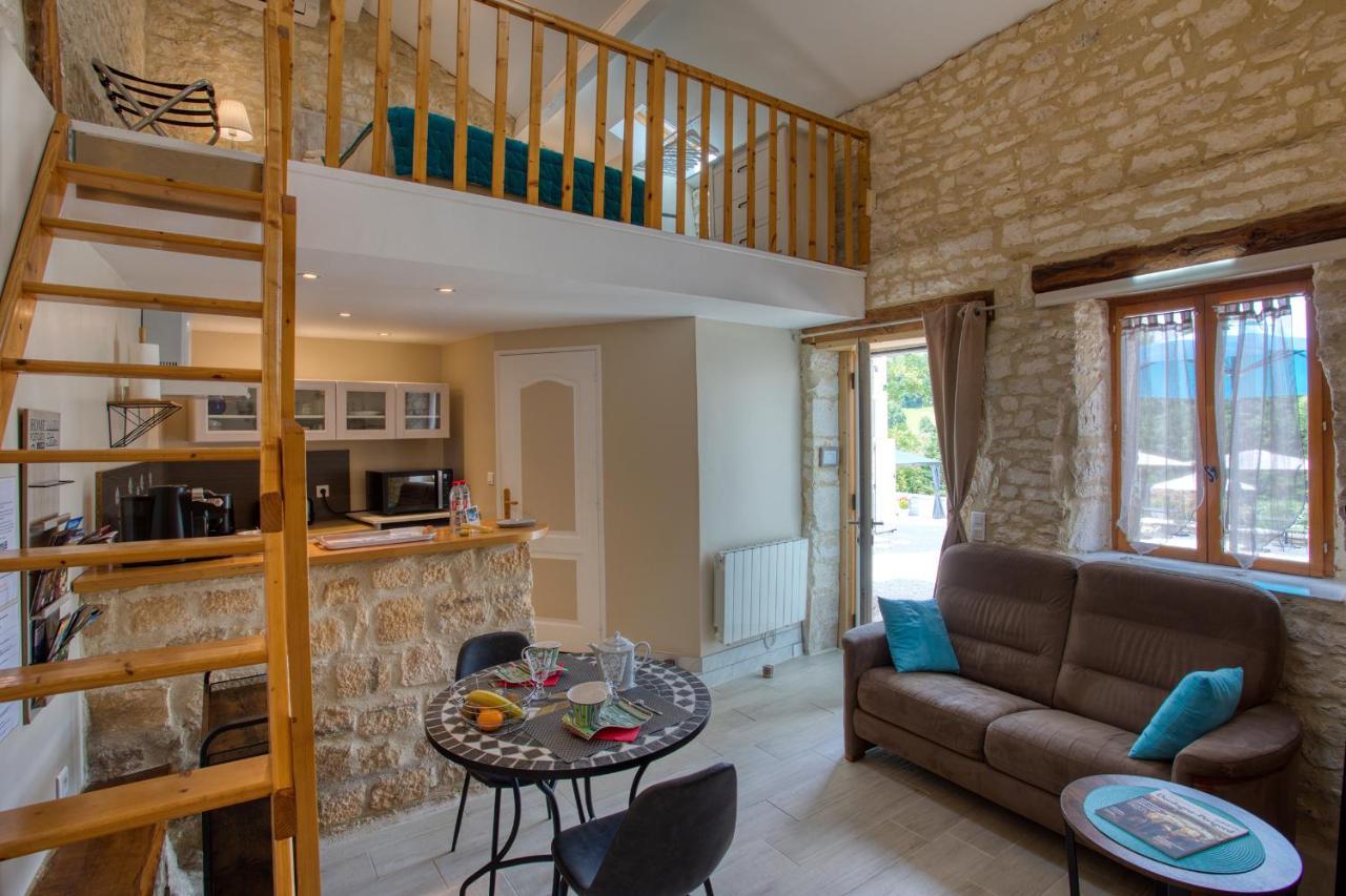 Domaine Des Pierres Blanches - Gite La Salamandre Villa Carlux Bagian luar foto